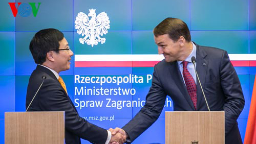 Vietnam y Polonia afianzan relaciones de amistad y cooperación integral